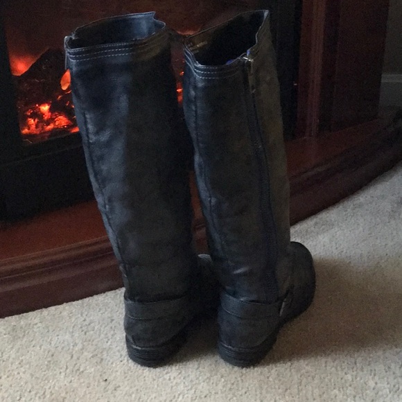 Grey boots - Picture 3 of 3